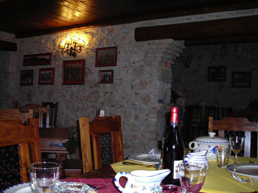فندق La Locanda Delle Streghe - Relais Ristorante كاستل ديل مونتيه المظهر الخارجي الصورة